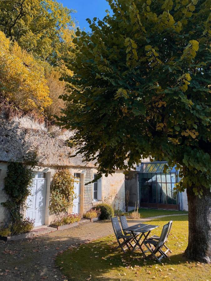 Bed & Breakfast Chateau De Nazelles-Negron