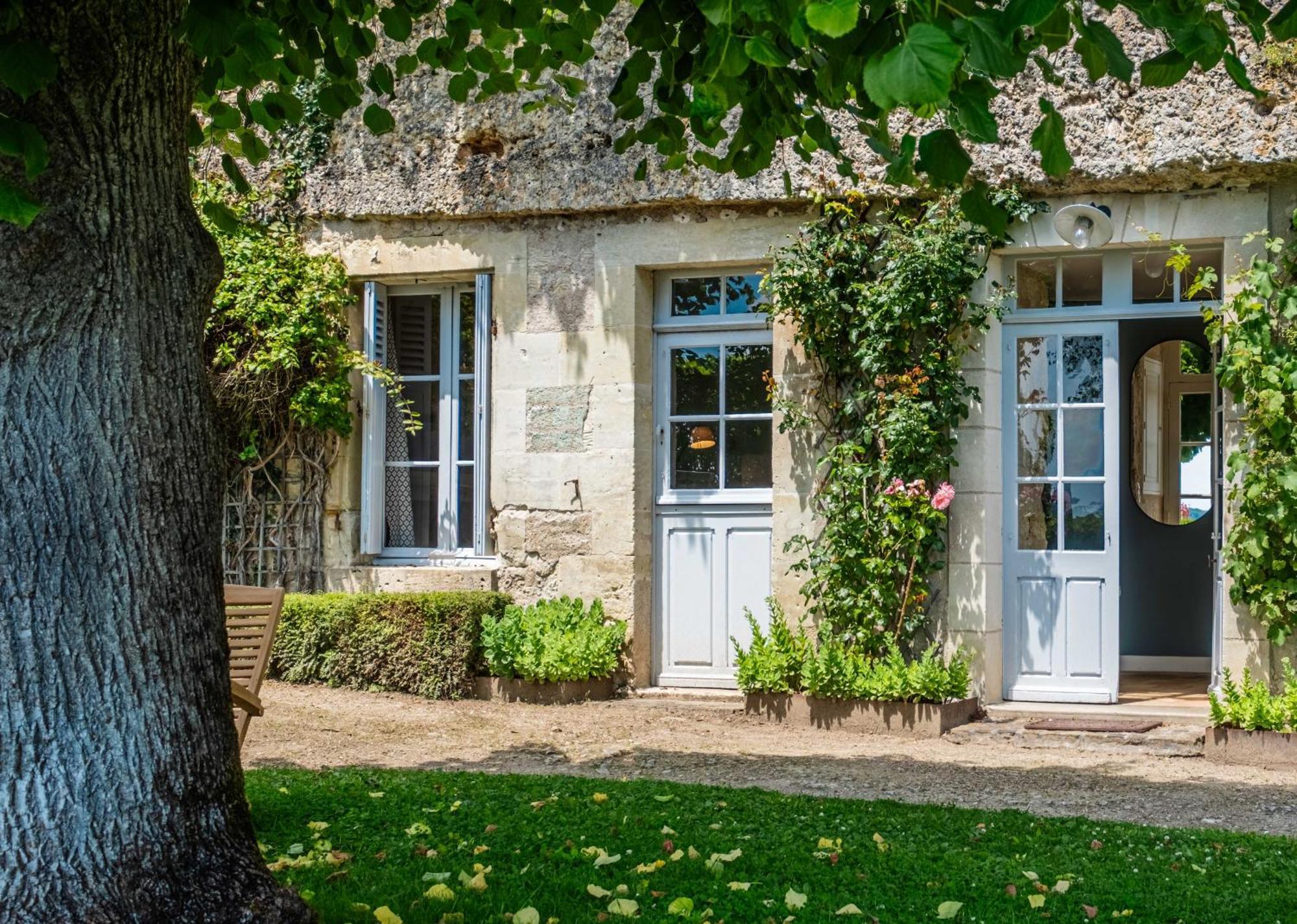Chateau De Bed & Breakfast Nazelles-Negron
