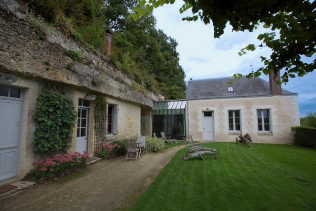 Chateau De Nazelles-Negron