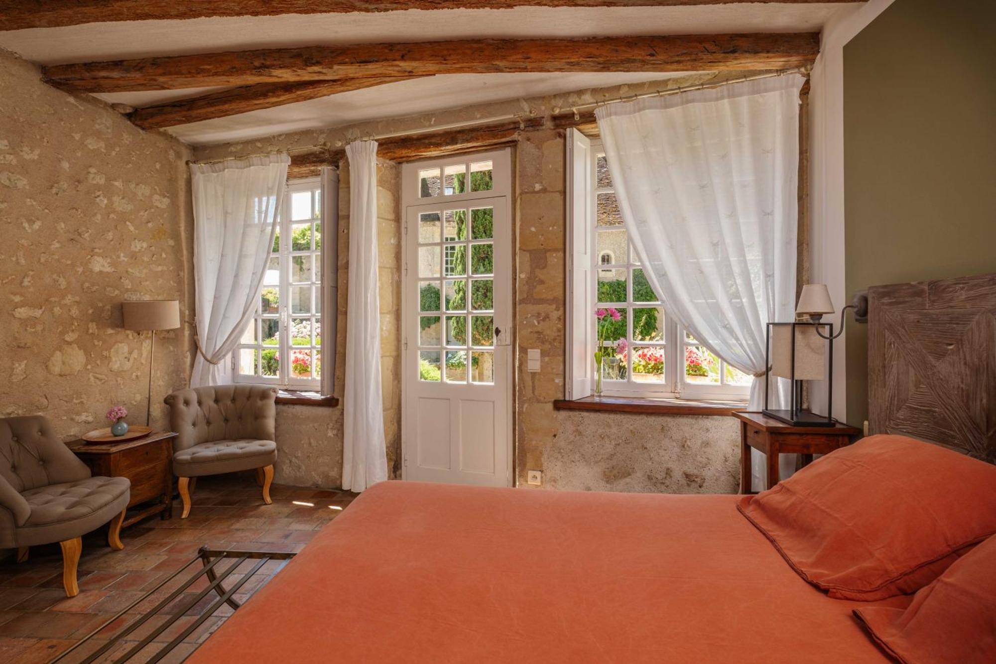 Bed & Breakfast Chateau De Nazelles-Negron
